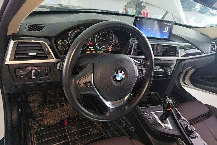 BMW 3 Series 2017 #10 BMW 3 Series 2017 car image #10