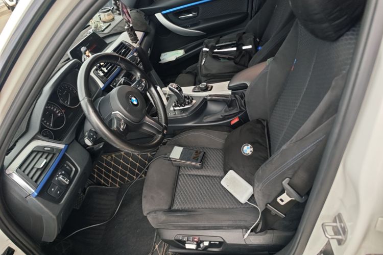 BMW 3 Series 2018 car image #15