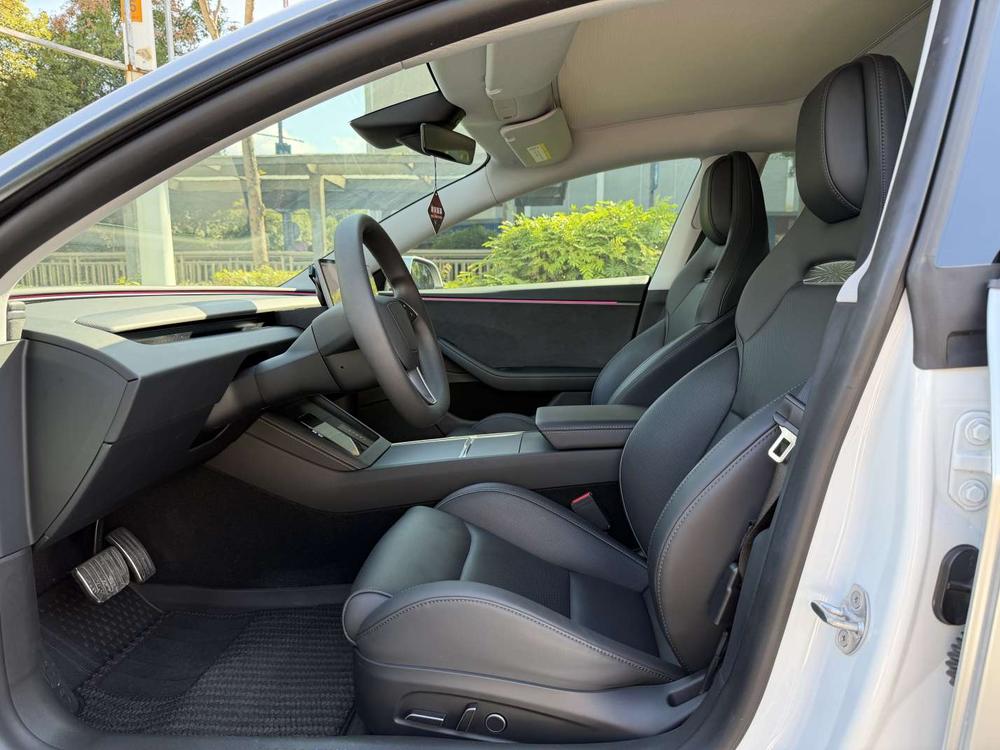 Tesla Model 3 2025 car image #8