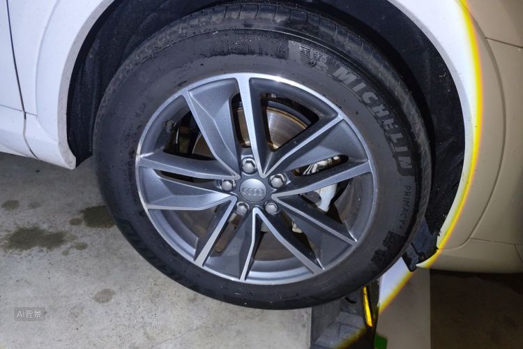 Audi Q3 2019 car image #9