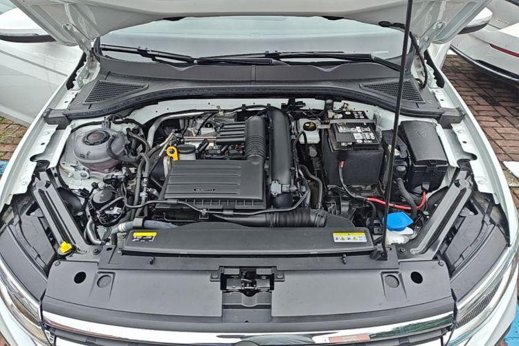 Volkswagen Bora 2025 car image #22