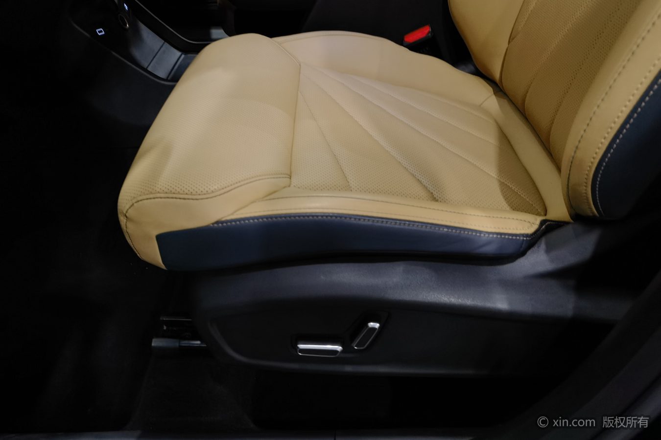GEELY Boyue L 2023 #21 GEELY Boyue L 2023 صورة سيارة #21
