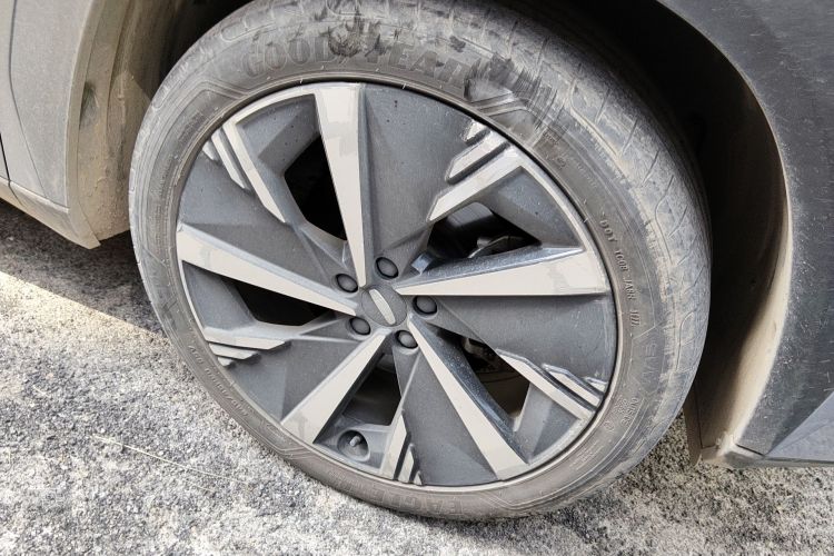 GEELY Boyue L 2022 immagine di auto #9