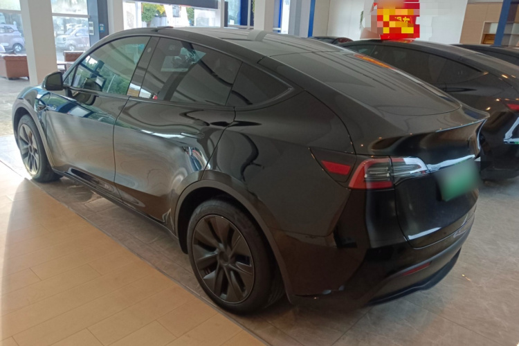 Tesla Model Y 2023 #7 Tesla Model Y 2023 car image #7
