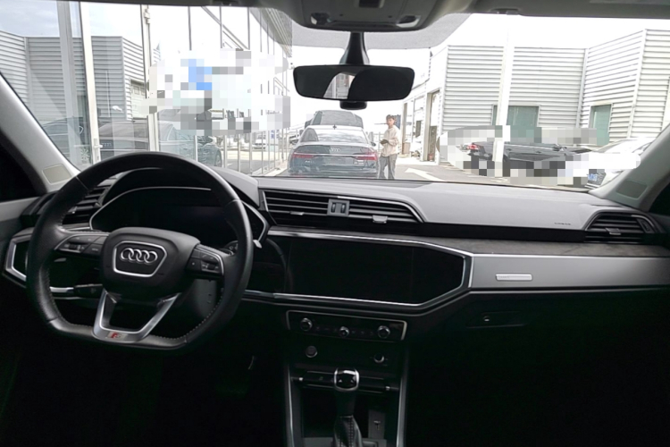 Audi Q3 2020 #11 Audi Q3 2020 car image #11