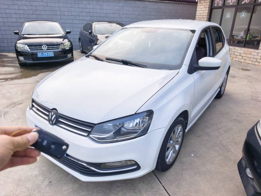 Volkswagen Polo 2015 Volkswagen Polo 2015 car image