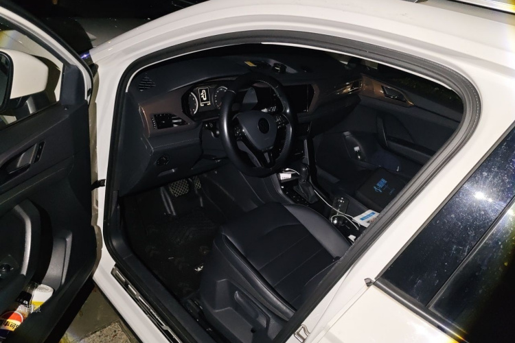 Volkswagen Tharu 2021 car image #18