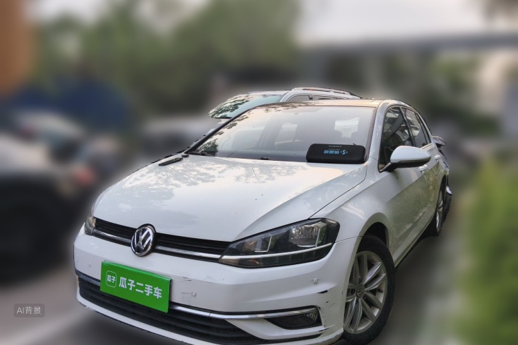 Volkswagen Golf 2019 car image #2