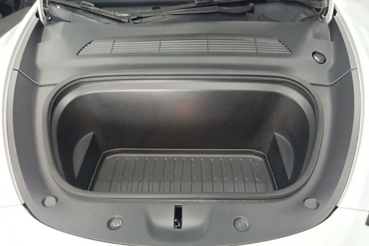 Tesla Model Y 2021 #20 Tesla Model Y 2021 car image #20
