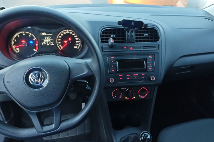 Volkswagen Polo 2016 #10 Volkswagen Polo 2016 car image #10