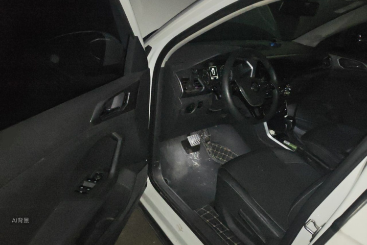 Volkswagen T-Cross 2020 #18 Volkswagen T-Cross 2020 car image #18