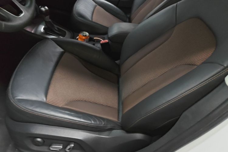 Audi Q3 2018 car image #15