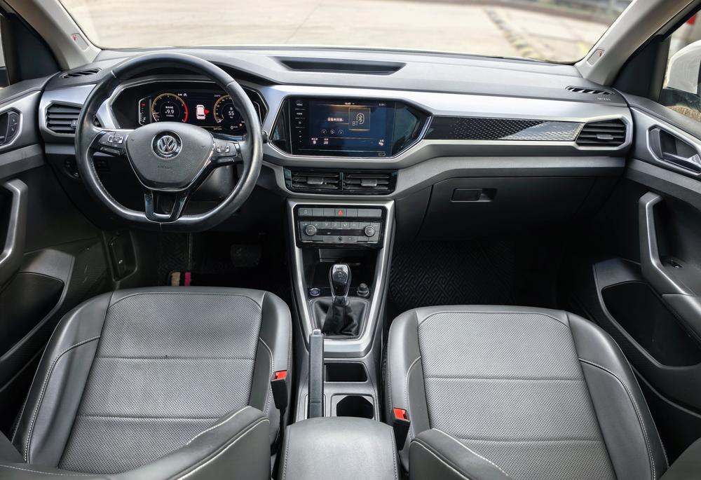 Volkswagen T-Cross 2020 car image #16