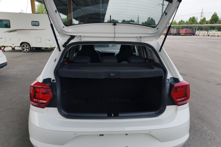 Volkswagen Polo 2021 car image #19