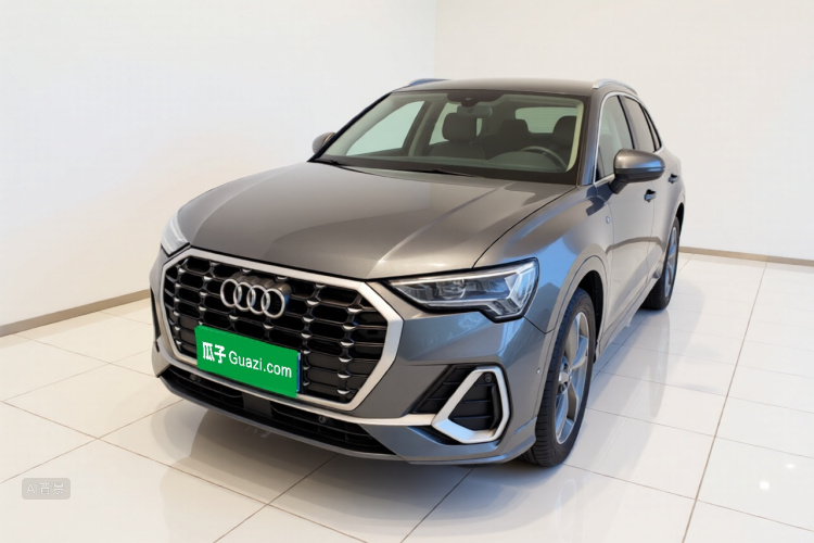 Audi Q3 2021 car image #2