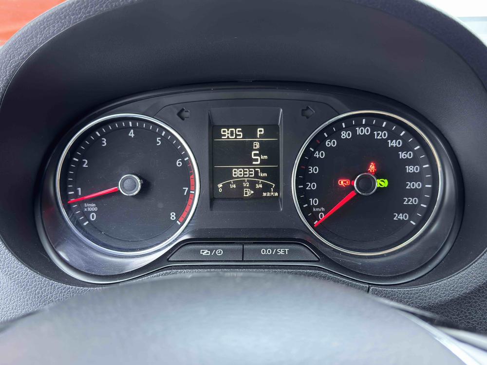 Volkswagen Polo 2016 car image #8