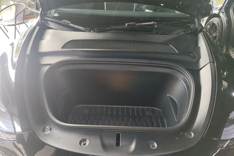 Tesla Model Y 2023 #20 Tesla Model Y 2023 car image #20