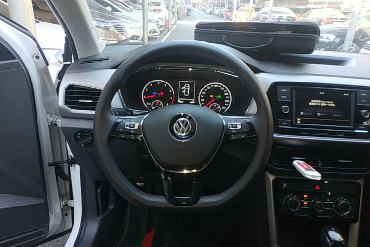 Volkswagen T-Cross 2020 #11 Volkswagen T-Cross 2020 car image #11