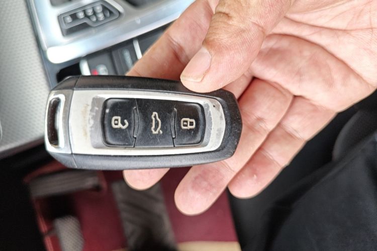 GEELY Emgrand GS 2016 car image #9