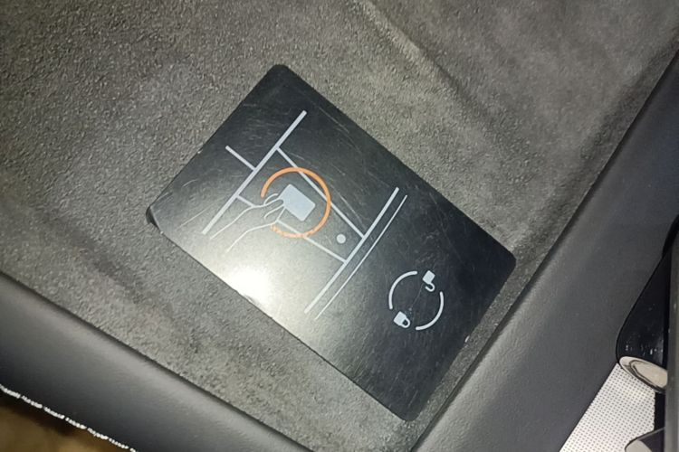 Tesla Model 3 2025 car image #9