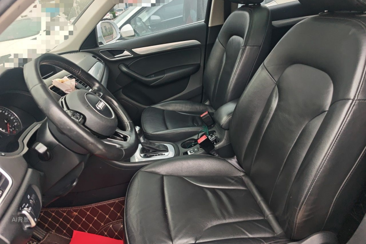Audi Q3 2016 car image #17