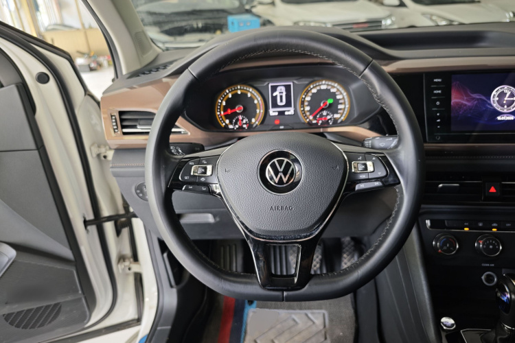 Volkswagen Tharu 2022 car image #15