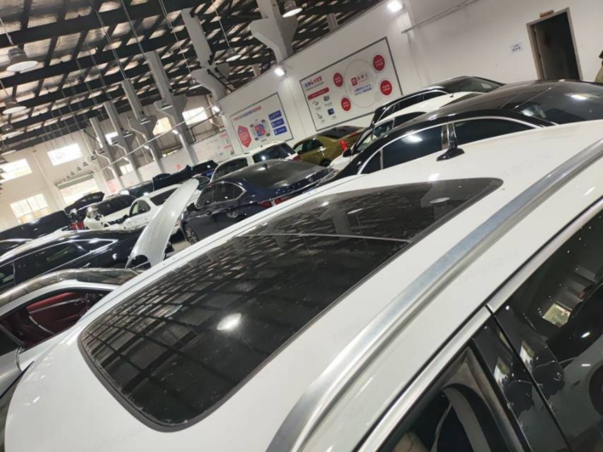 Audi Q3 2019 car image #7