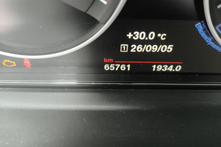 BMW 3 Series 2017 #8 BMW 3 Series 2017 car image #8