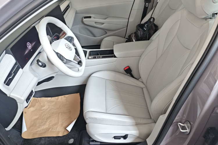 2025 car image #15