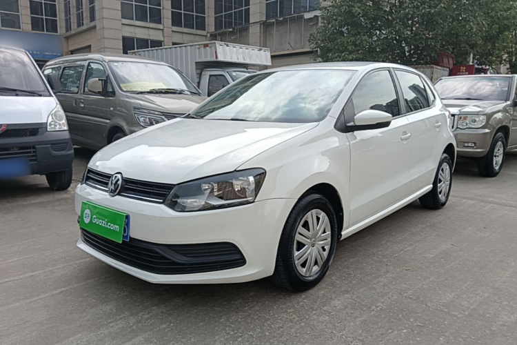 Volkswagen Polo 2019 car image #2