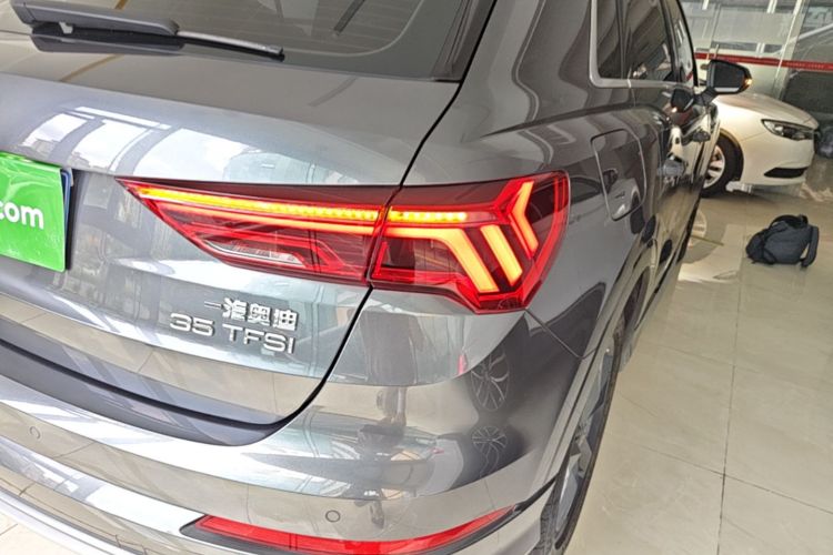 Audi Q3 2019 #8 Audi Q3 2019 car image #8