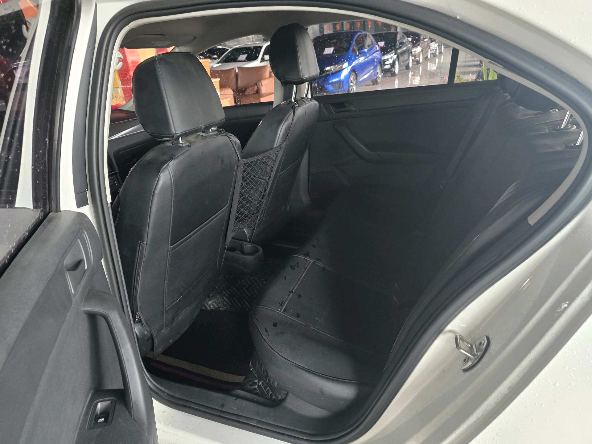 Skoda Rapid 2023 car image #3
