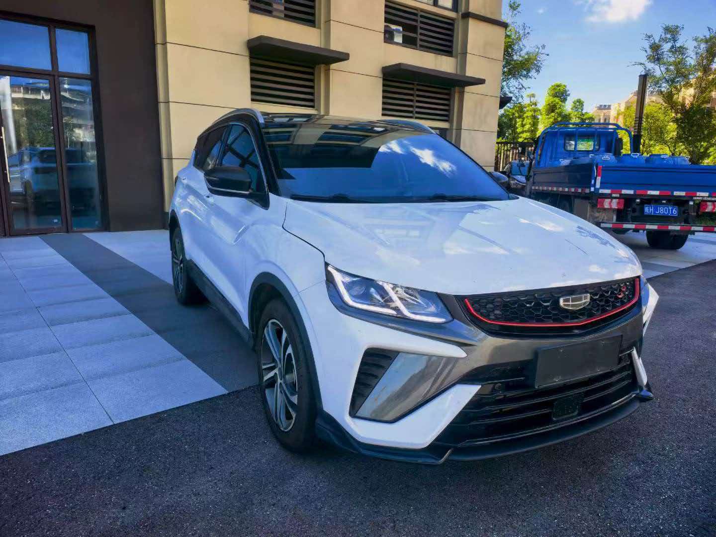 GEELY Coolray 2022 изображение автомобиля #2