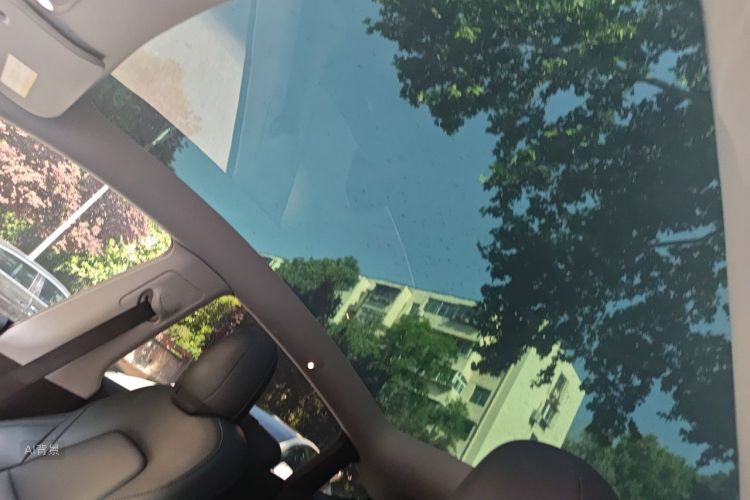Tesla Model Y 2021 #20 Tesla Model Y 2021 car image #20
