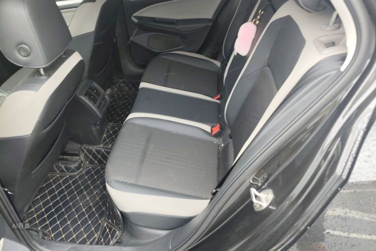 Volkswagen Golf 2021 car image #19
