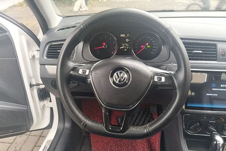 Volkswagen Lavida 2018 car image #11