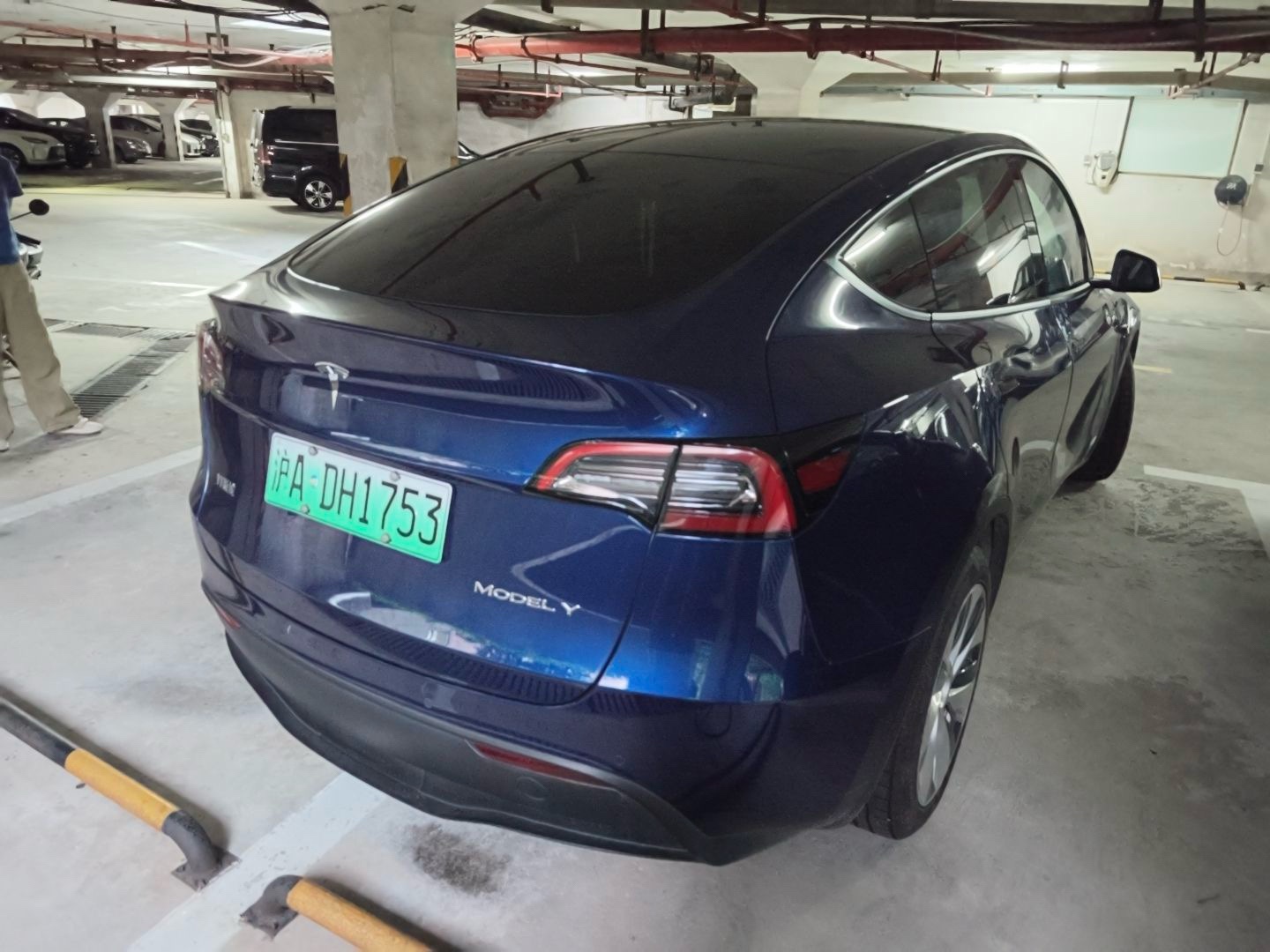 Tesla Model Y 2021 car image #6
