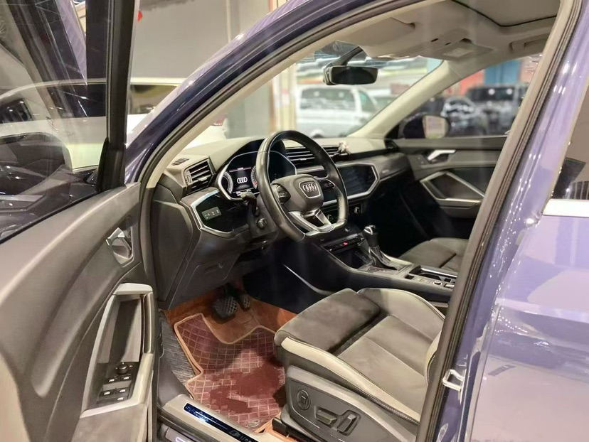 Audi Q3 2022 car image #4