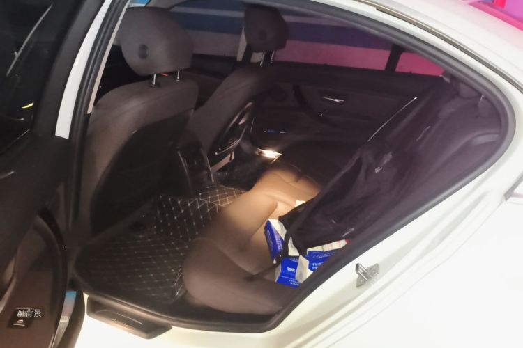 BMW 3 Series 2019 car image #19