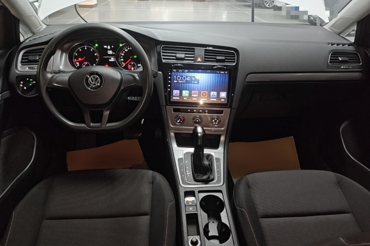 Volkswagen Golf 2017 car image #10