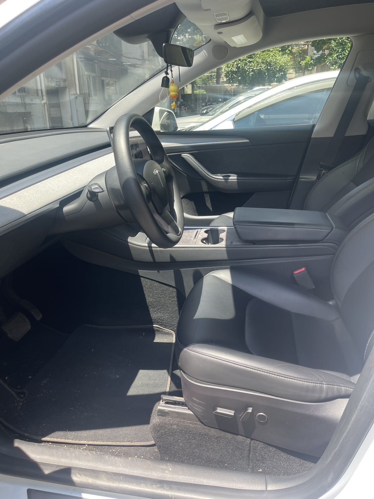 Tesla Model Y 2024 #5 Tesla Model Y 2024 car image #5