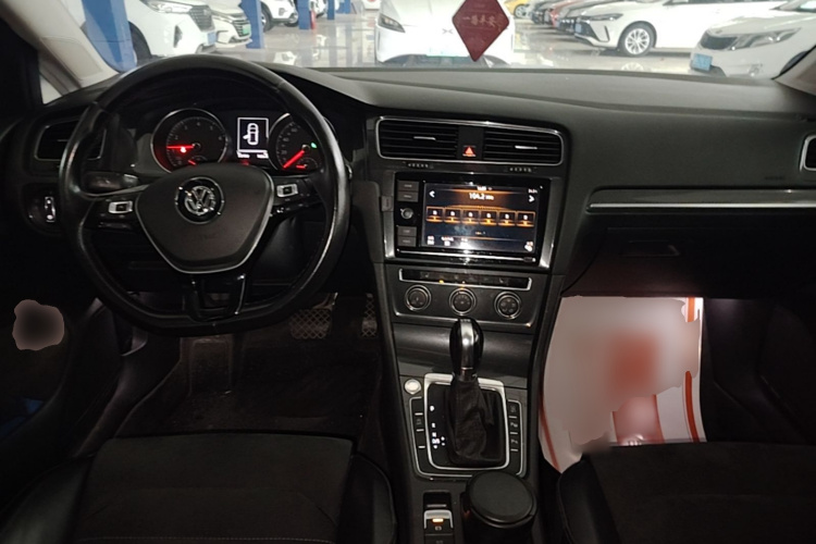 Volkswagen Golf 2018 car image #11