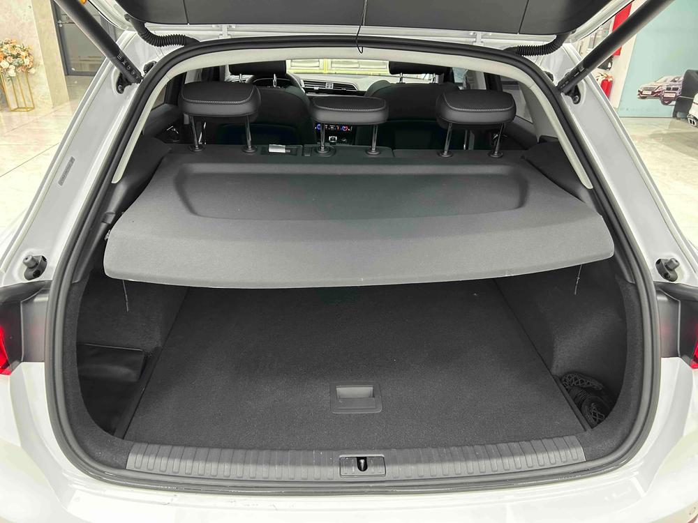 Audi Q3 2022 car image #27