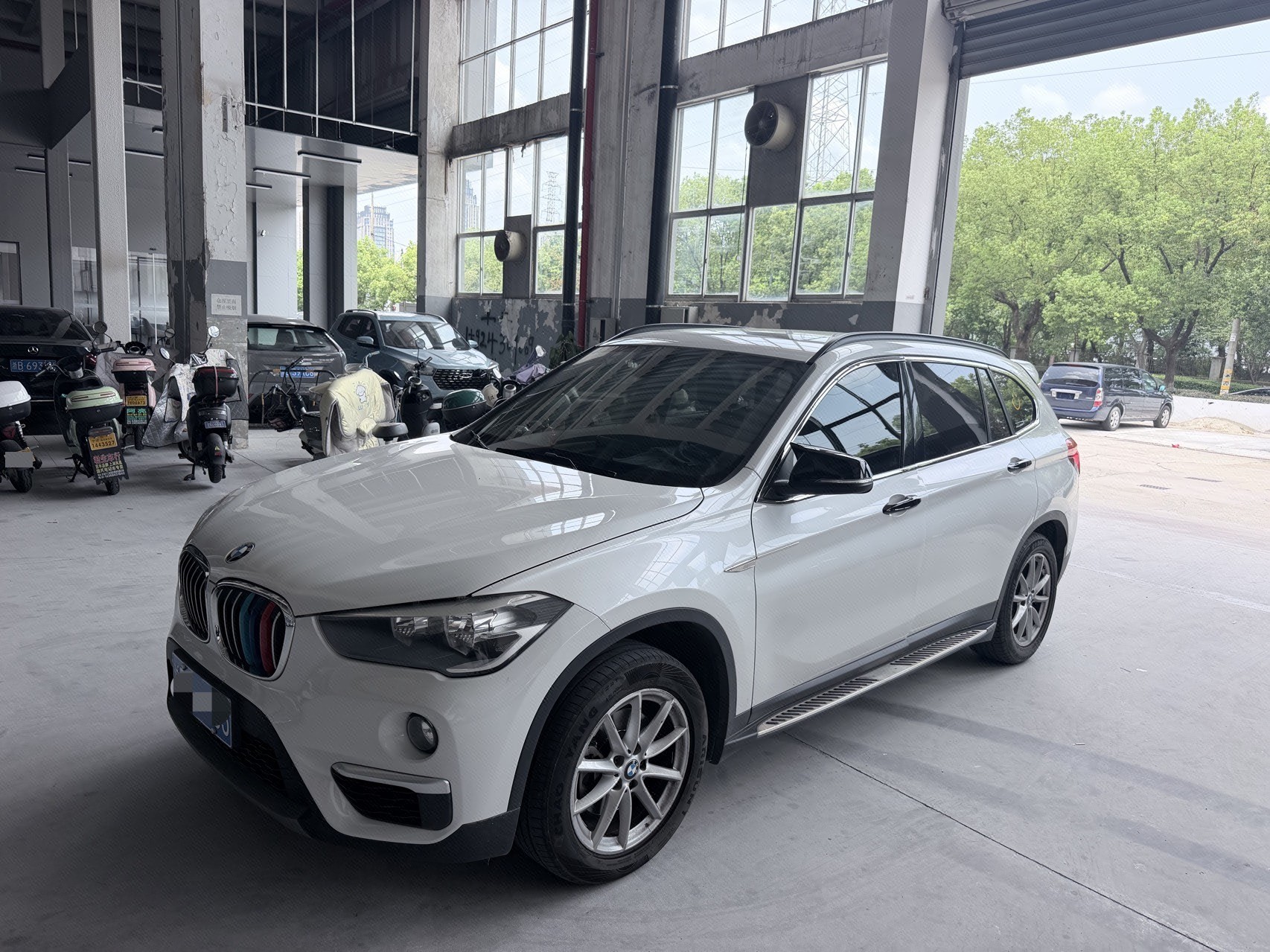 BMW X1 2019 BMW X1 2019 car image