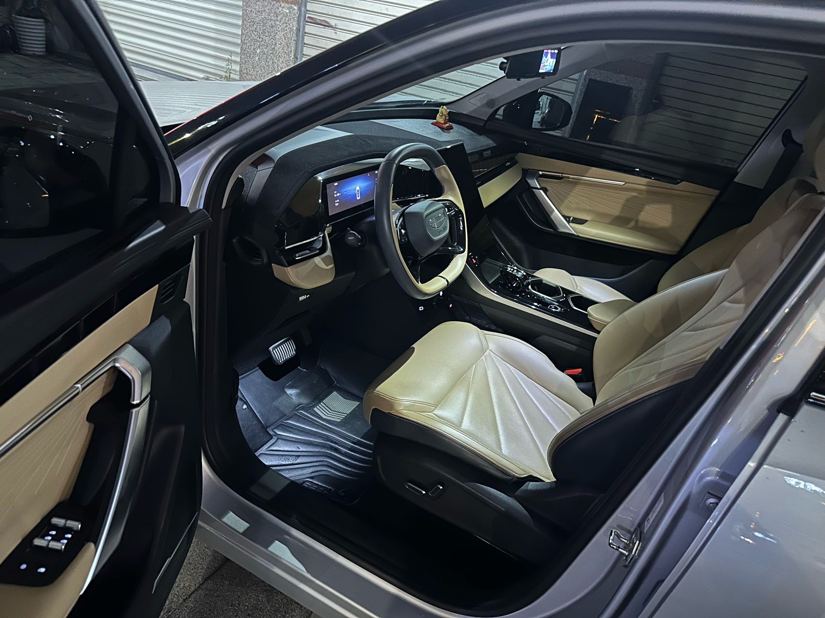 GEELY Boyue L 2023 car image #3