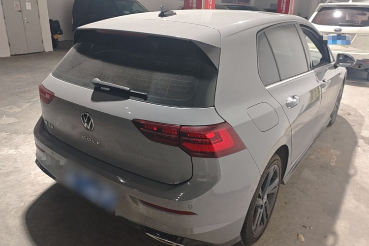 Volkswagen Golf 2023 car image #7