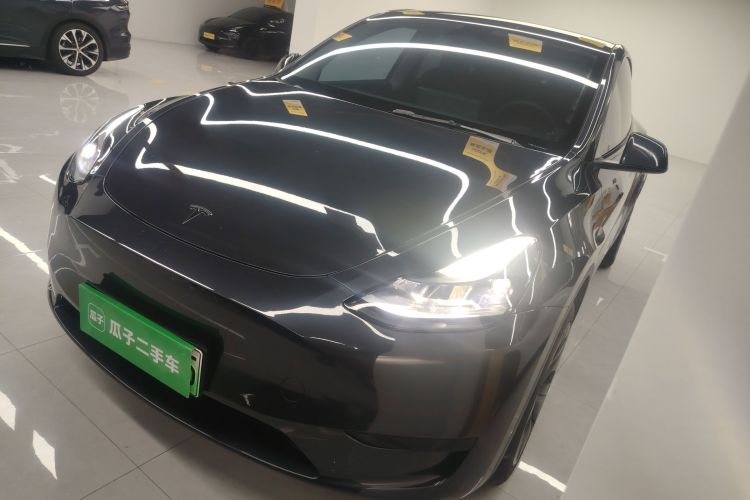 Tesla Model Y 2024 immagine di auto #2