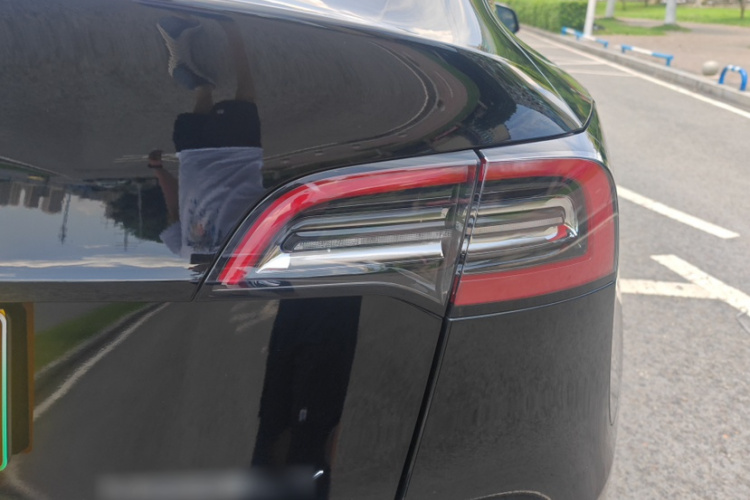 Tesla Model Y 2021 #3 Tesla Model Y 2021 car image #3