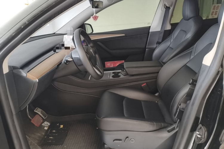 Tesla Model Y 2023 #15 Tesla Model Y 2023 car image #15