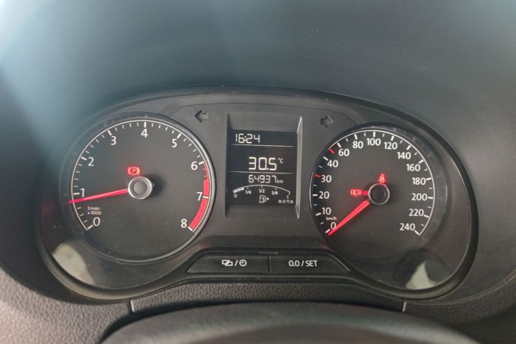 Volkswagen Polo 2018 car image #12